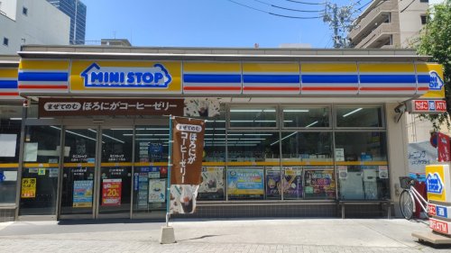 コンビニ　ミニストップ 名駅南1丁目店（コンビニ）まで304m