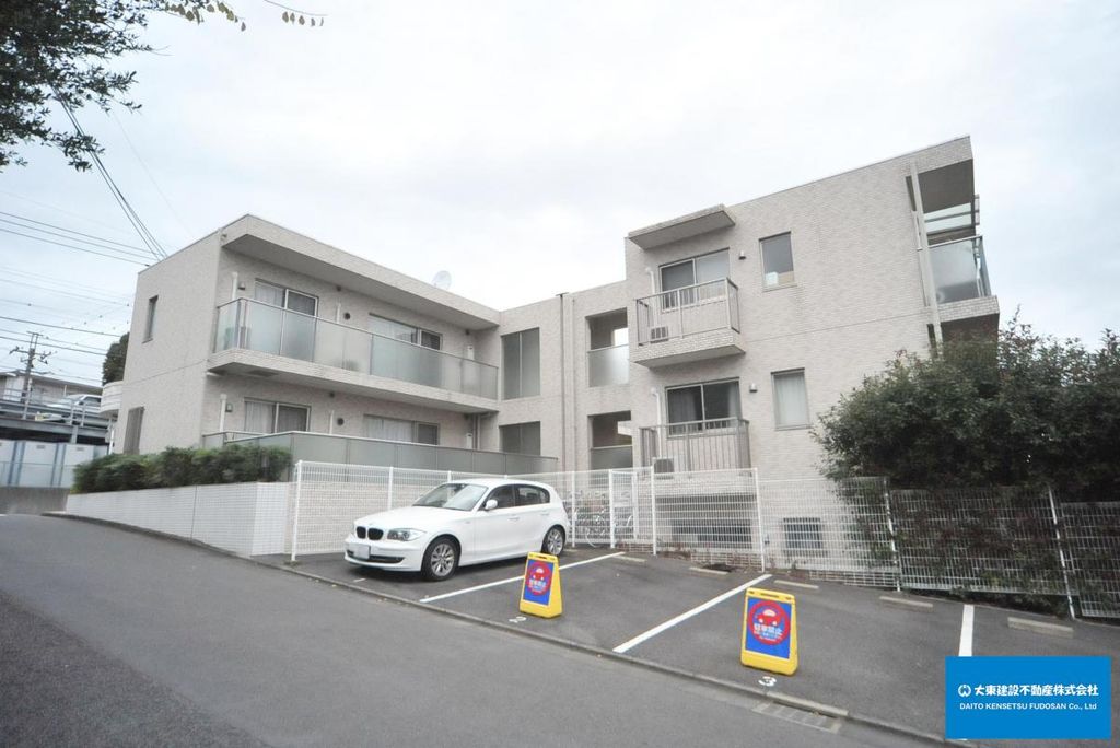 駐車場　平面駐車場なので待ち時間なし♪すぐに入出庫できます。