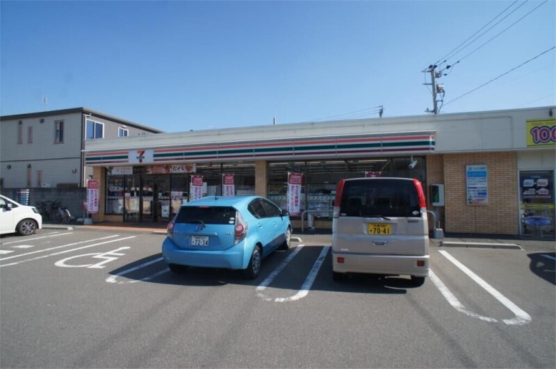 コンビニ　セブンイレブン古賀天神店（コンビニ）まで606m