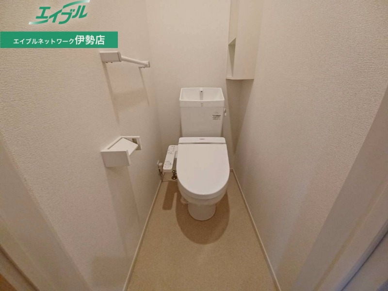 トイレ　同タイプ部屋写真です。