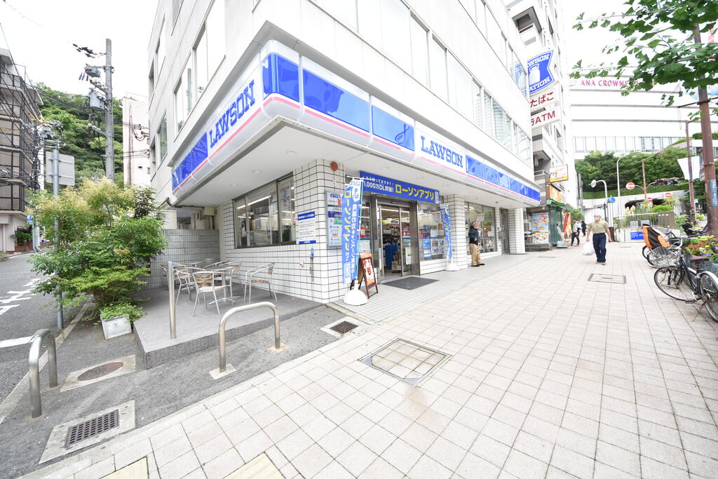 コンビニ　ローソン加納町1丁目店（コンビニ）まで218m