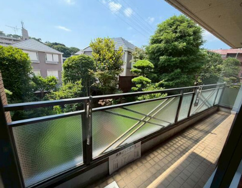 バルコニー　パティオ駒岡本館