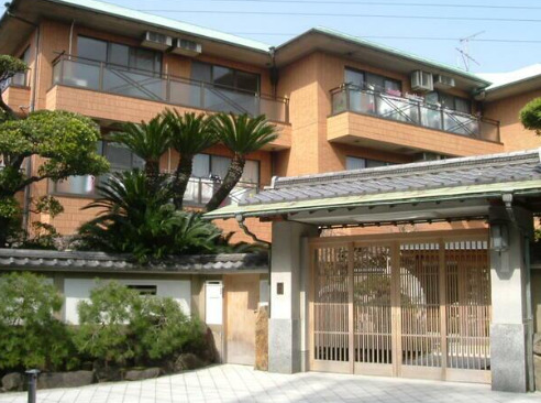 建物外観　パティオ駒岡本館