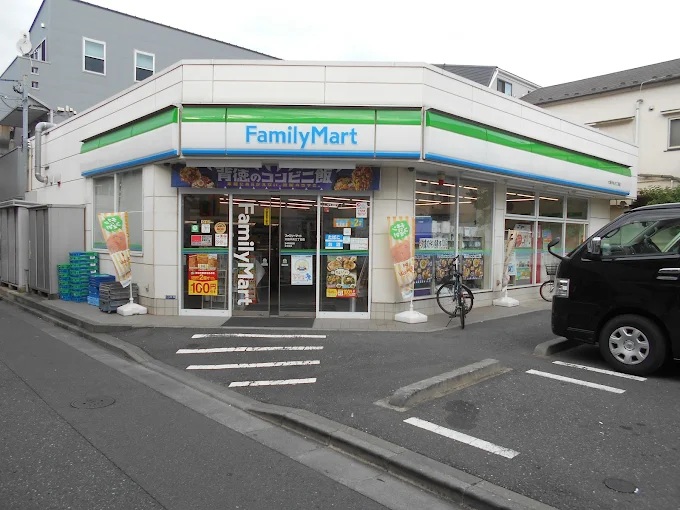 コンビニ　ファミリーマート大田中央三丁目店（コンビニ）まで113m