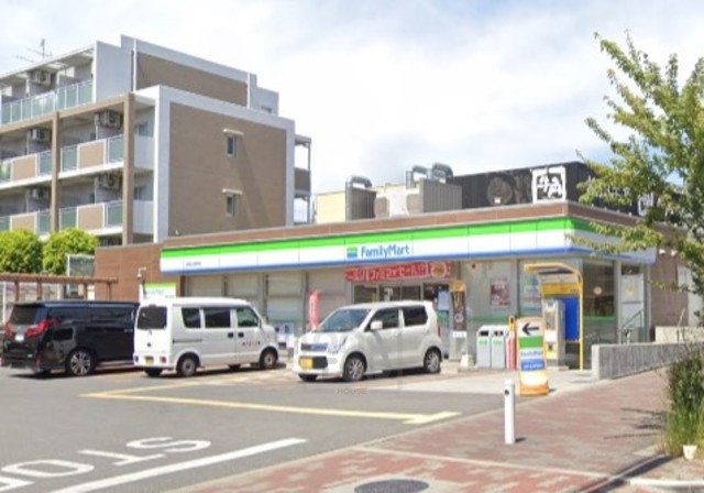 コンビニ　ファミリーマート　吹田上山手町（コンビニ）まで195m