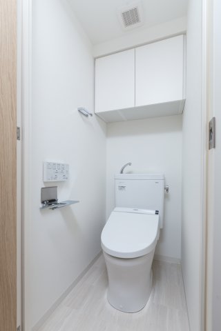トイレ　※同タイプ参考写真です（カラータイプが異なる場合がございます