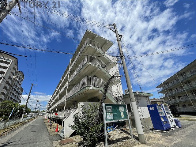 建物外観　居住者専用のごみ置き場があります☆