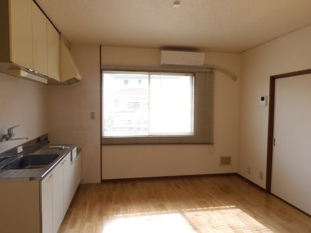 キッチン　他の部屋の写真です