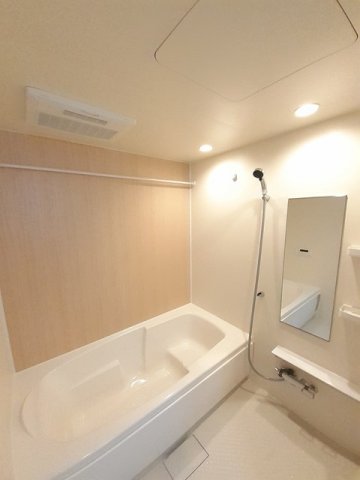 バス・シャワールーム　落ち着いた空間のお風呂です