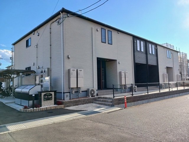 建物外観　外観は落ち着いています