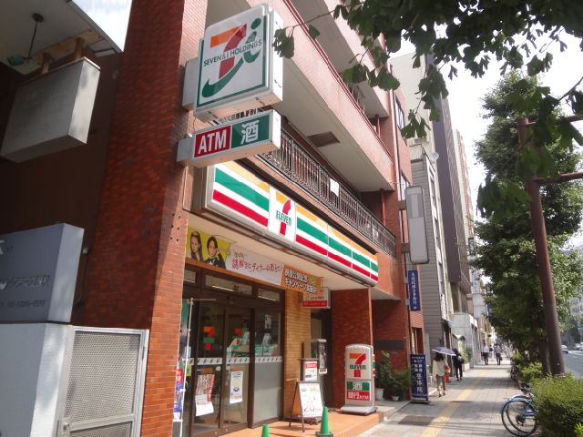コンビニ　セブンイレブン台東蔵前３丁目店（コンビニ）まで260m