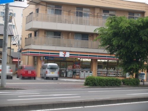コンビニ　セブンイレブン 仙台長町駅前店（コンビニ）まで271m