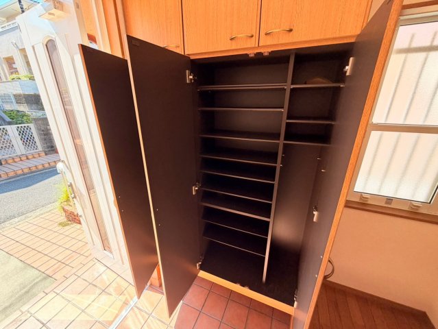 久出ケ谷町戸建の内装写真