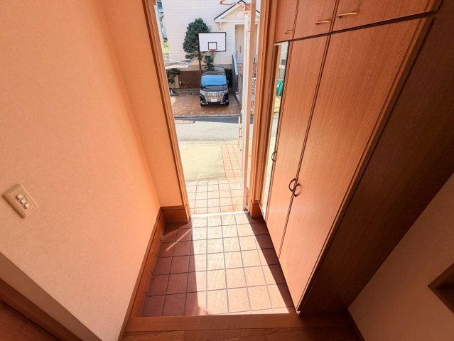 久出ケ谷町戸建の玄関写真