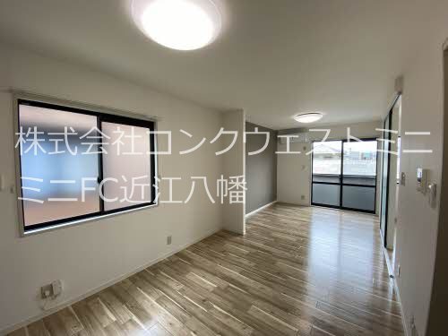 ＪＲ東海道本線 能登川駅 徒歩19分 2階建 築28年の居間写真