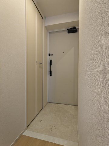東京メトロ東西線 神楽坂駅 徒歩8分 4階建 築4年の玄関写真