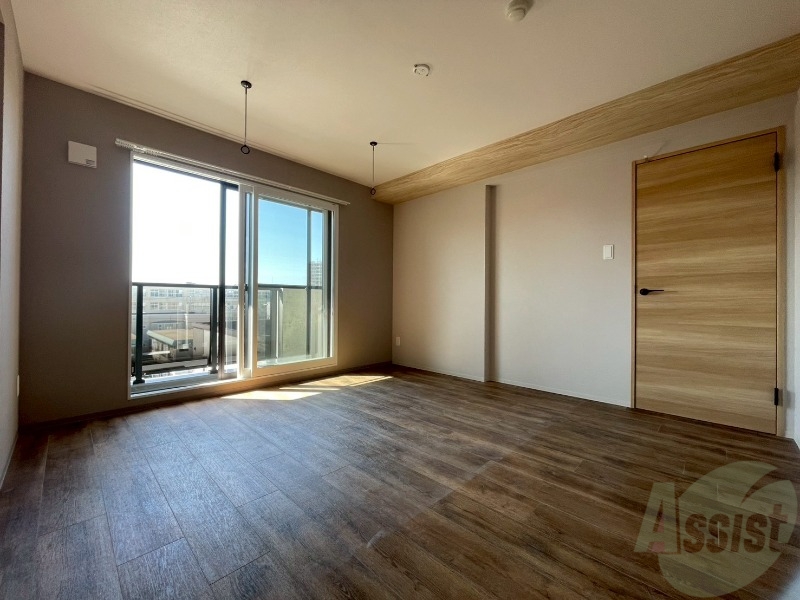 その他部屋・スペース　こちらのお部屋は光が差し込む、温かみのあるお部屋です。