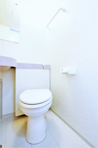 トイレ　参考写真（同物件別部屋）