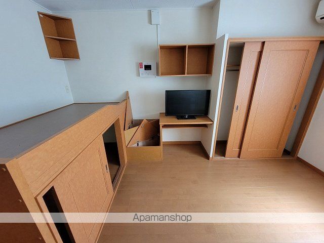 レオパレスエイト21の居間写真