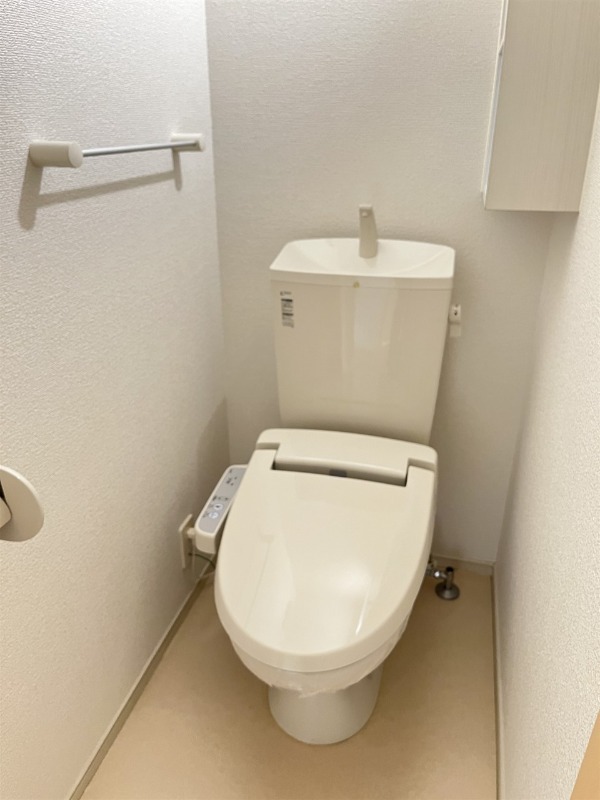 遠州鉄道 八幡駅 徒歩23分 2階建 築14年のトイレ写真