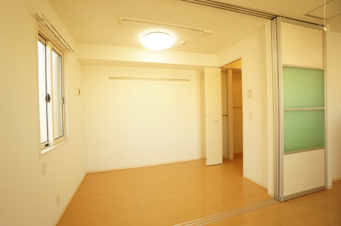 その他部屋・スペース　洋室3帖には室内物干しが付いています