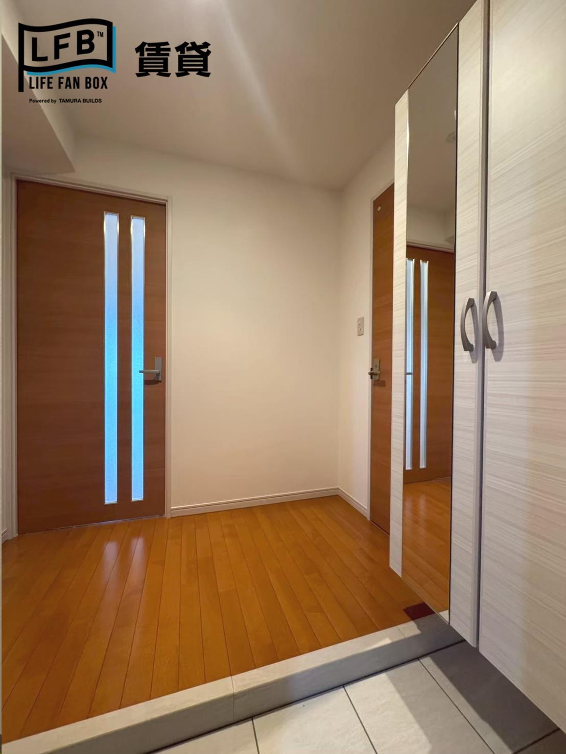 玄関　※画像は別部屋です。設備や内装の色などが異なる場合がございま