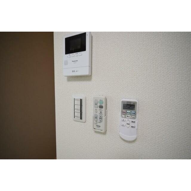 セキュリティ　来訪者と顔見て話せるモニター付インターホン