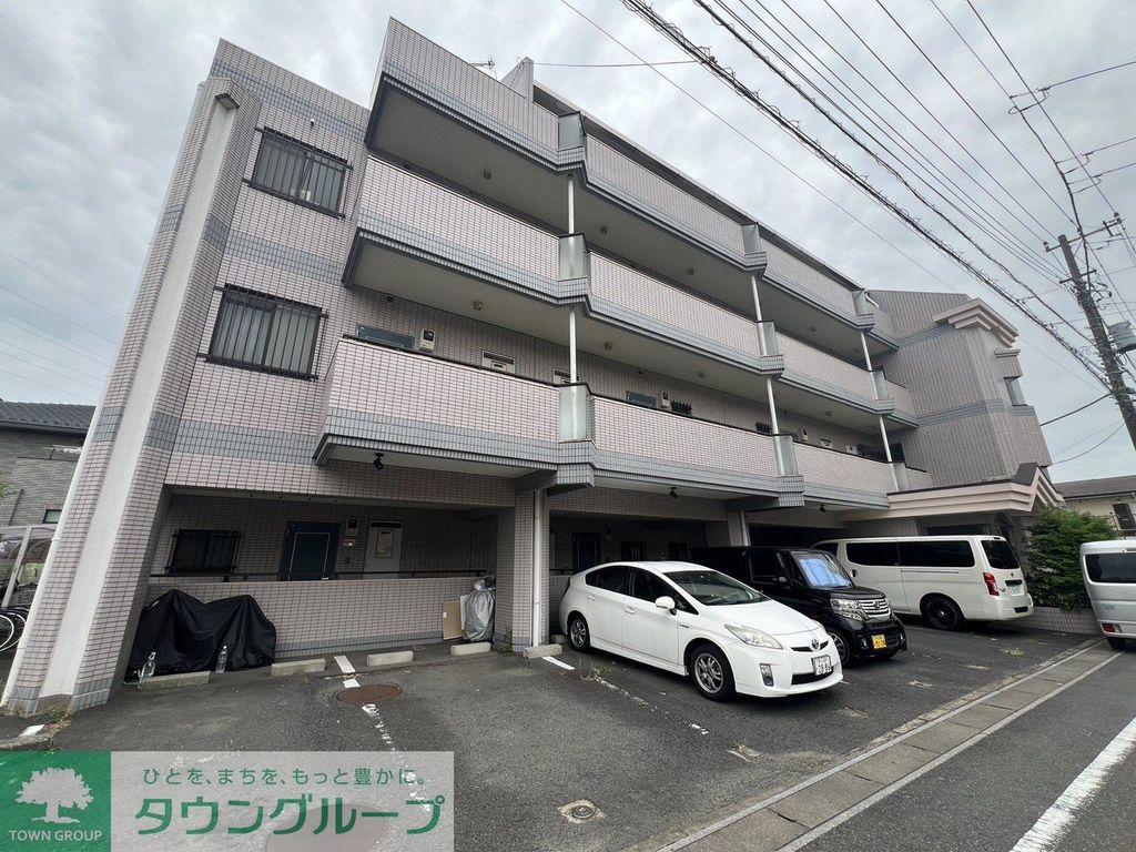 建物外観　駐車場
