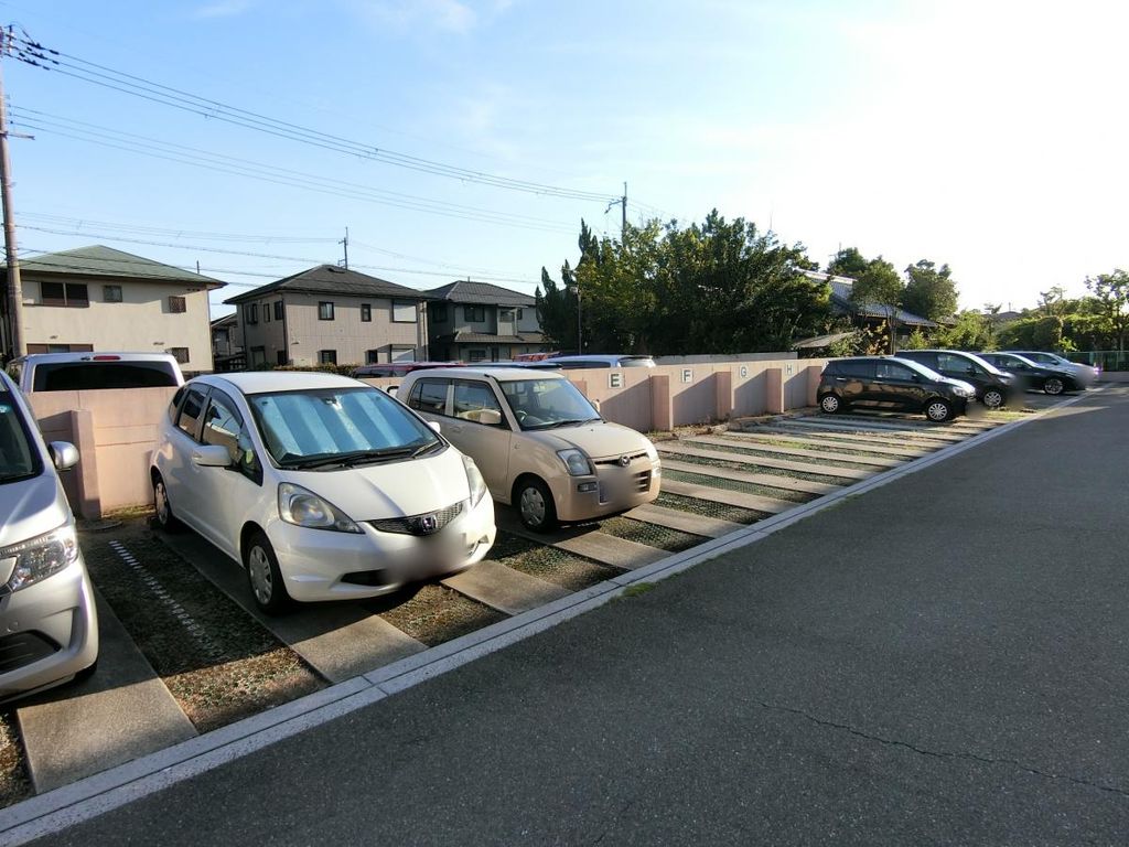 駐車場　駐車場