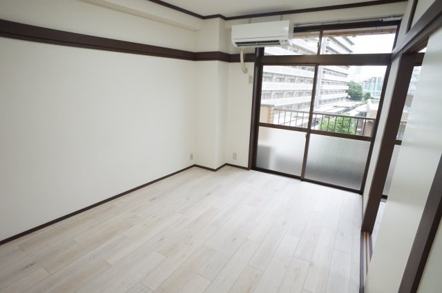 居室・リビング　のびやかな日差しが入るお部屋です！（別のお部屋の写真です）