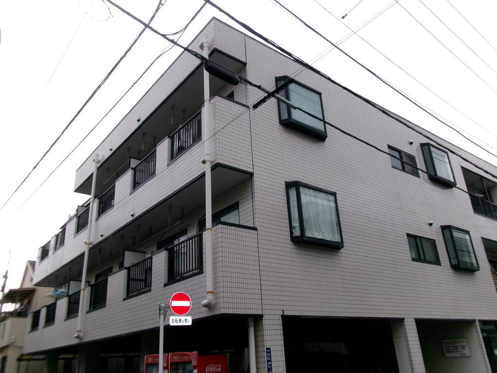 墨田区立花のマンションの建物外観