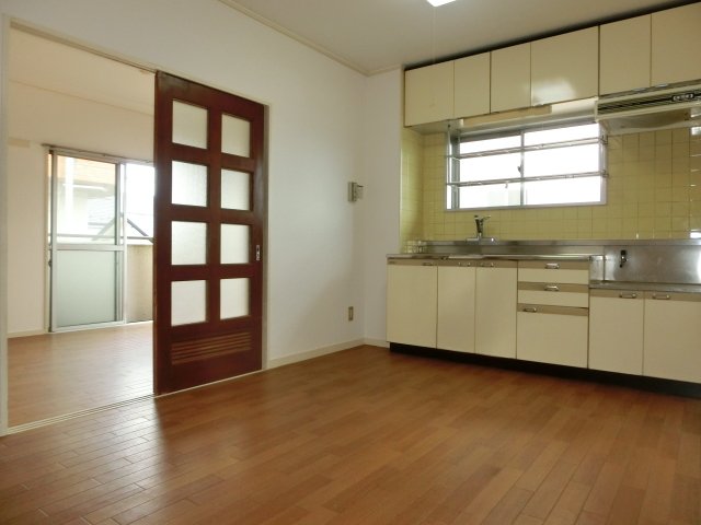 キッチン　ゆったりダイニングキッチン。