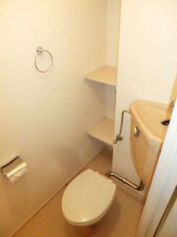 トイレ　バストイレセパレートタイプ。