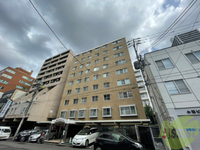 札幌市中央区南二条東のマンションの建物外観