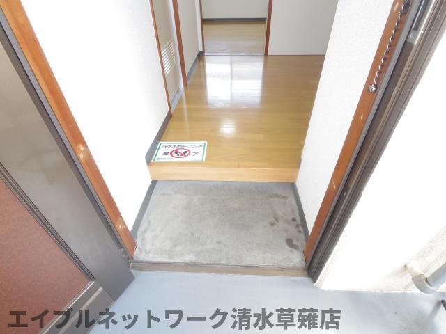 【静岡市清水区草薙のマンションの玄関】