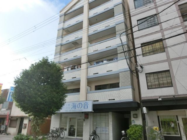 大阪市東住吉区東田辺のマンションの建物外観