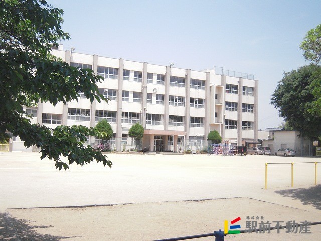 小学校　御井小学校（小学校）まで600m