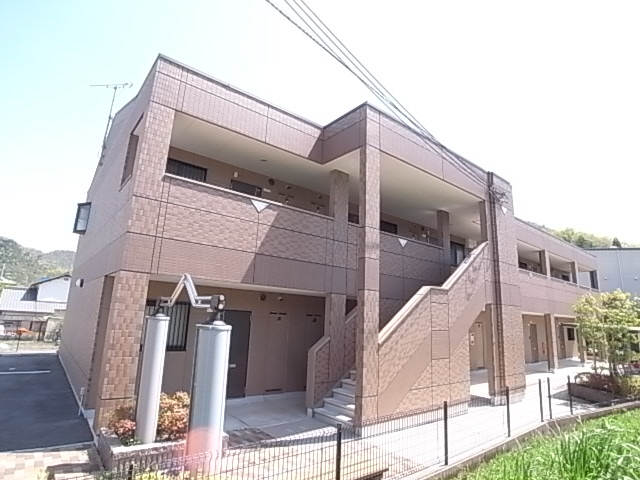 神戸市北区有野町有野のマンションの建物外観