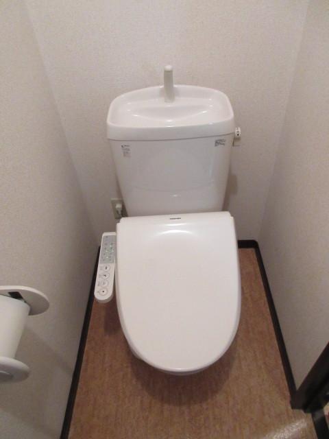 【伊賀市緑ケ丘西町のアパートのトイレ】