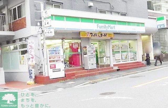 【新宿区市谷田町のマンションのコンビニ】