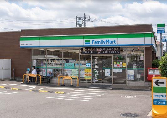 コンビニ　ファミリーマート 練馬東大泉四丁目店（コンビニ）まで196m