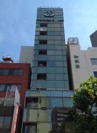 台東区竜泉のマンションの建物外観