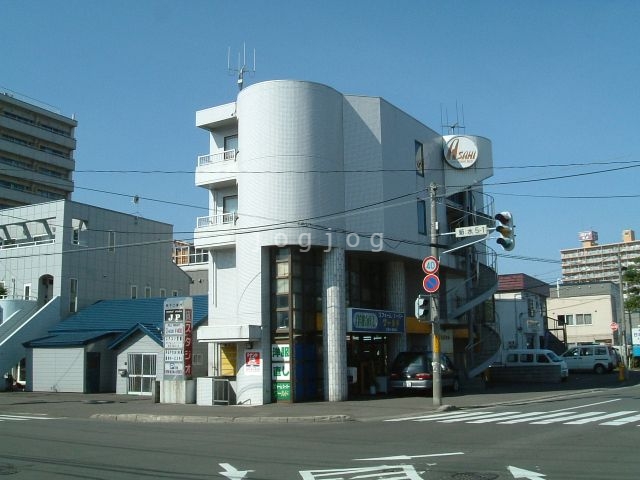 【札幌市白石区菊水五条のマンションの駐車場】