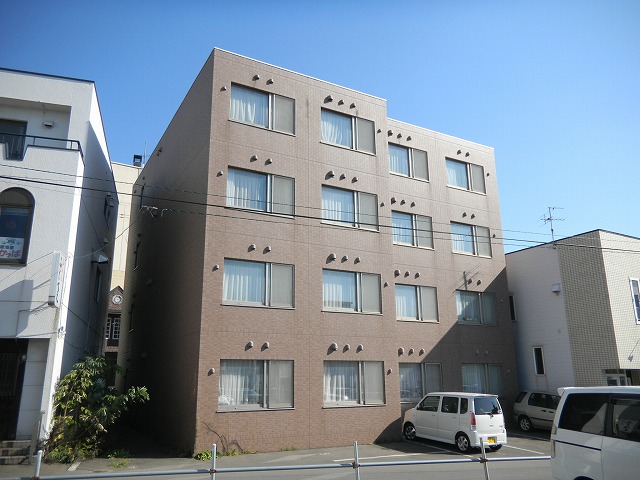 ＴＯＫＵ　ＴＯＲＡＳＵＴＯ　IIIの建物外観