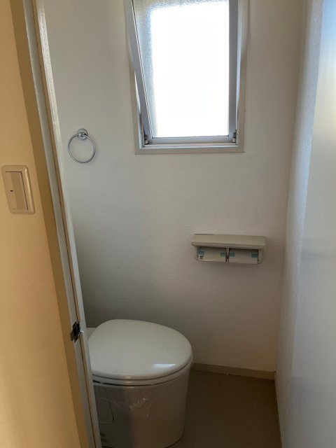 トイレ　同物件別部屋です