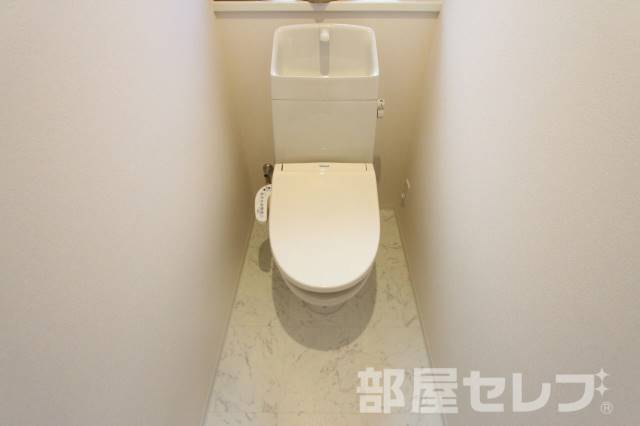 トイレ　※１０３号室の写真を流用しています。