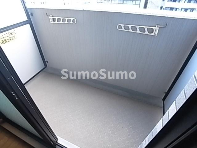バルコニー　陽当たり良好なバルコニーです