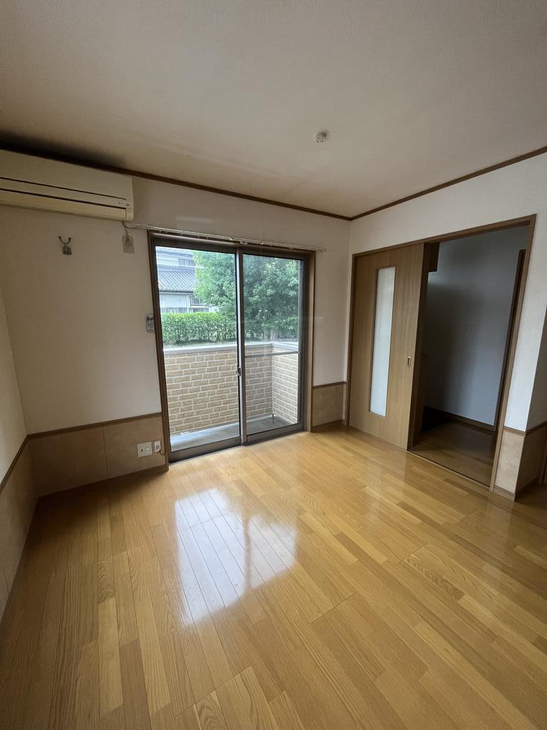 居室・リビング　(2)、エアコン有（１基）