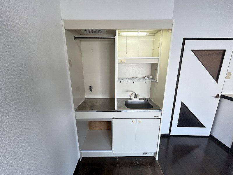 キッチン　※写真は別号室のものです。