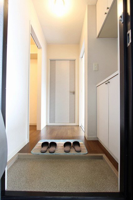 玄関　同物件、別号室のものです。